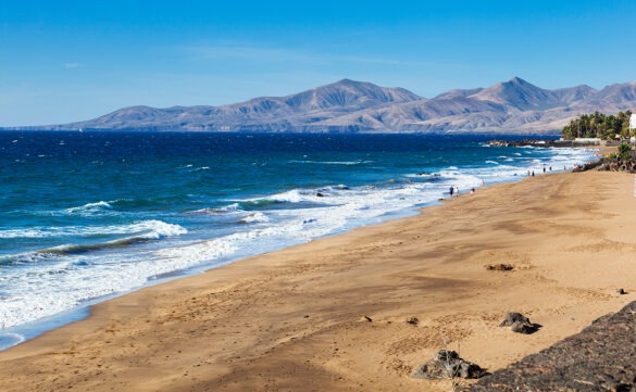 Urlaub auf Lanzarote-Puerto-del-Carmen-Strand-Ausfluege