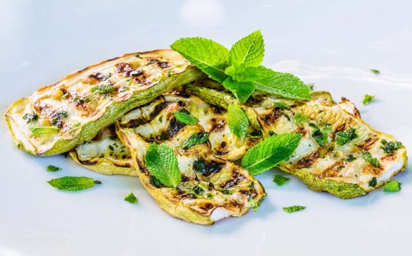 Rezepte auf www.gesund-und-vegan.com Zucchini-Minze gegrillt